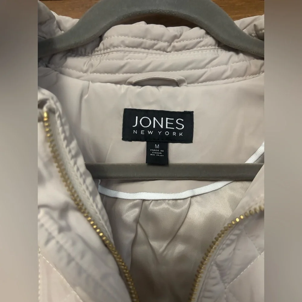 Jones Women’s Winter Coat - Picture 6 of 9